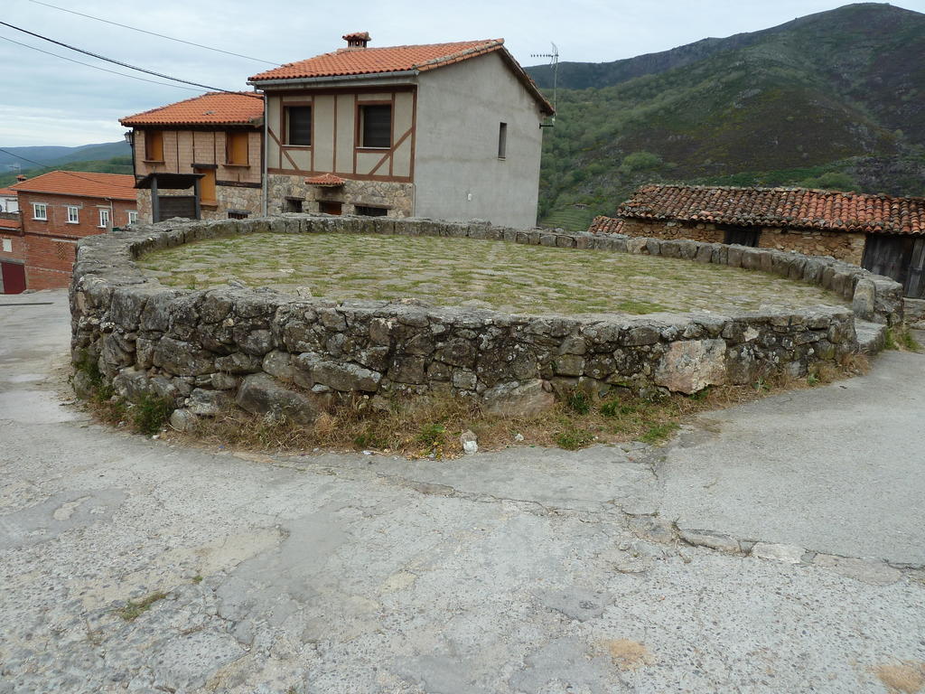 Hostal El Cardenillo Madrigal de la Vera Dış mekan fotoğraf