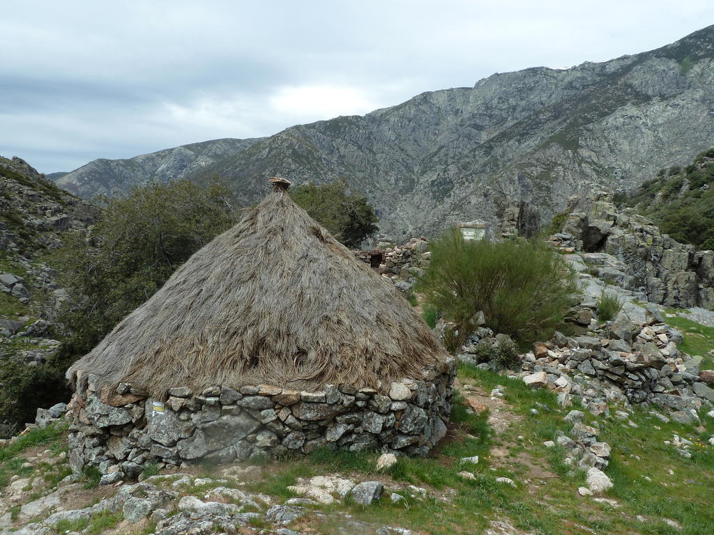 Hostal El Cardenillo Madrigal de la Vera Dış mekan fotoğraf